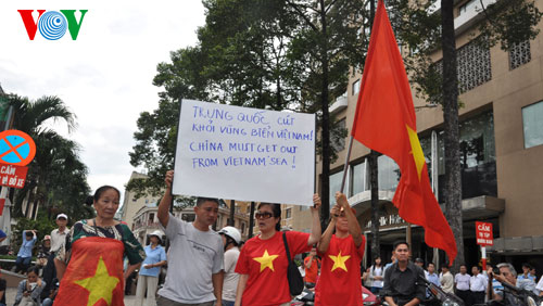 Instituciones vietnamitas piden retiro inmediato de la plataforma petrolera china